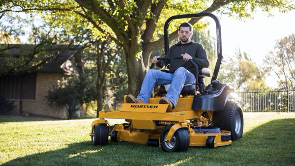 3 Reasons a Commercial Zero Turn Mower Might be Right for Your Delaware Landscaping Business